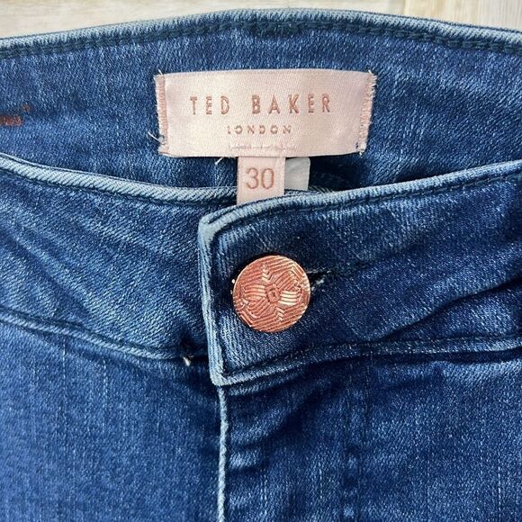 3/$25 Ted Baker London Catrina Distressed Hem Skinny Jeans 30 - Picture 6 of 13